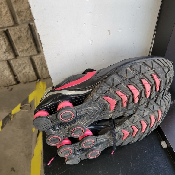 NIKE Shox Heritage Black Pink Running Shoes Women's Sz 8.5 M barbie - Picture 8 of 9